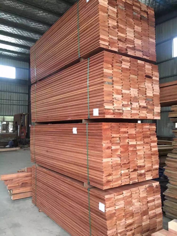 湖州柳桉木防腐木 圆柱立柱、葡萄架与坐凳料加工的优质选择